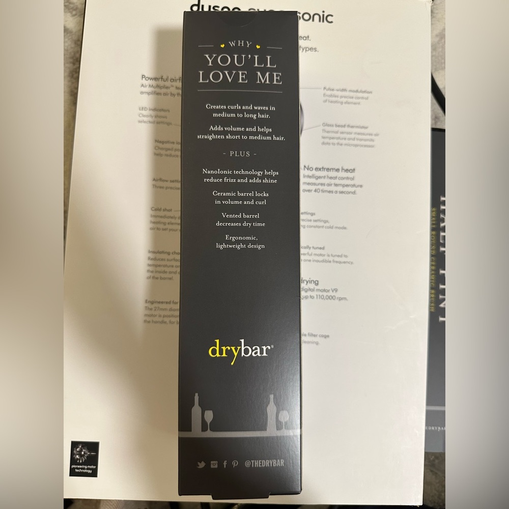 Drybar
Full Pint 2.25'' Medium Round Ceramic Brush